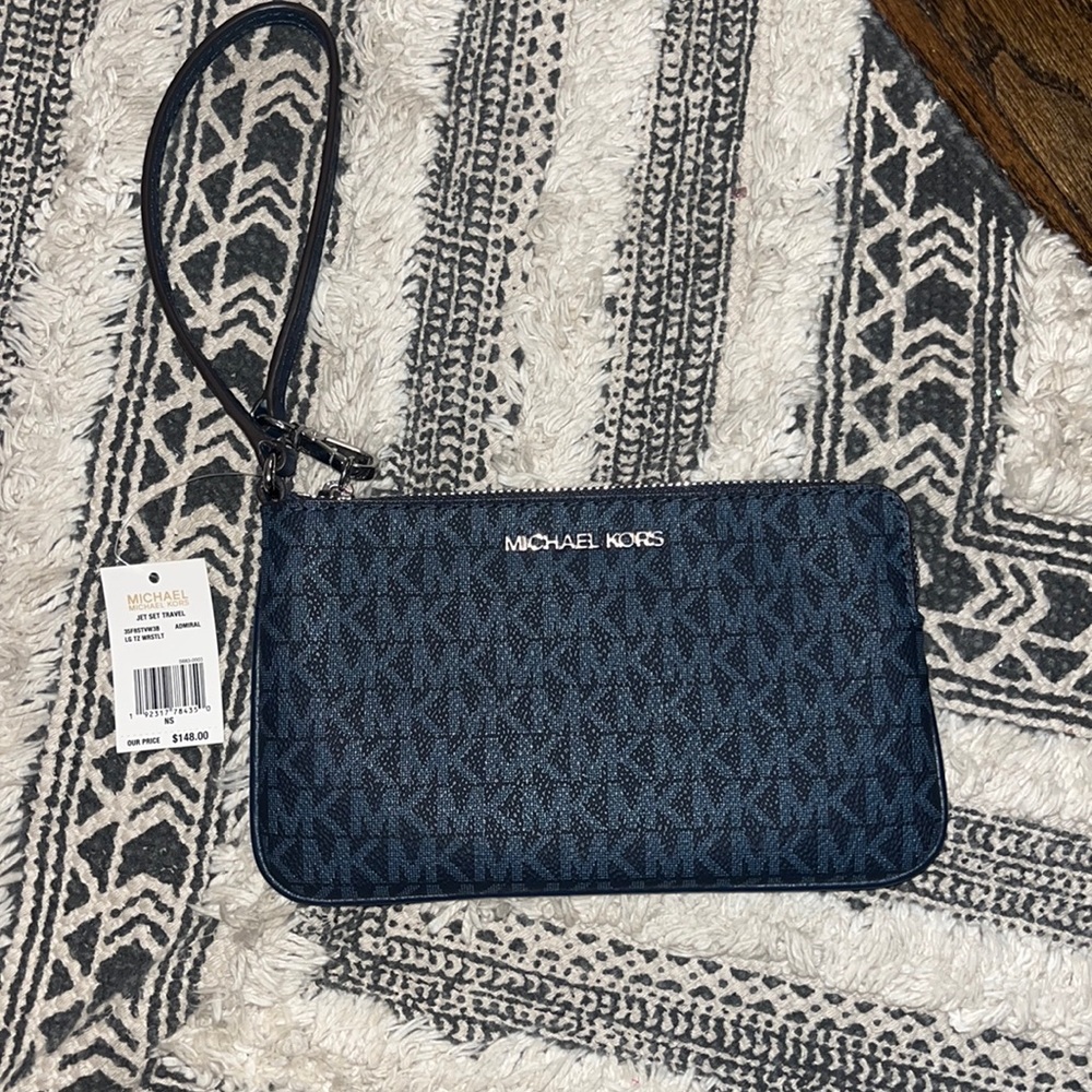 Michael Kors wristlet